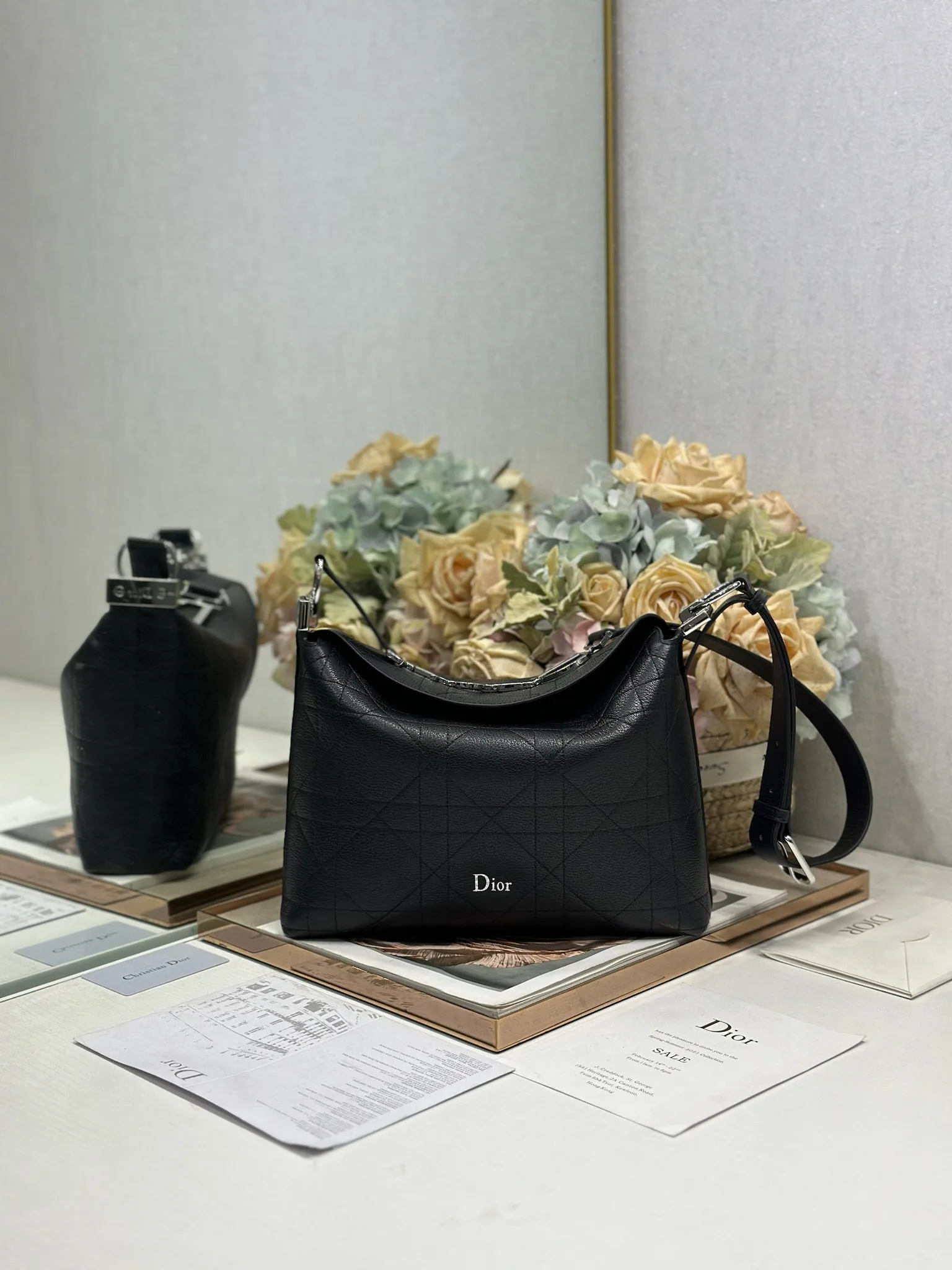 Dior 1411 Spring/Summer Color-Block Small Handbag Women s Shoulder Bag