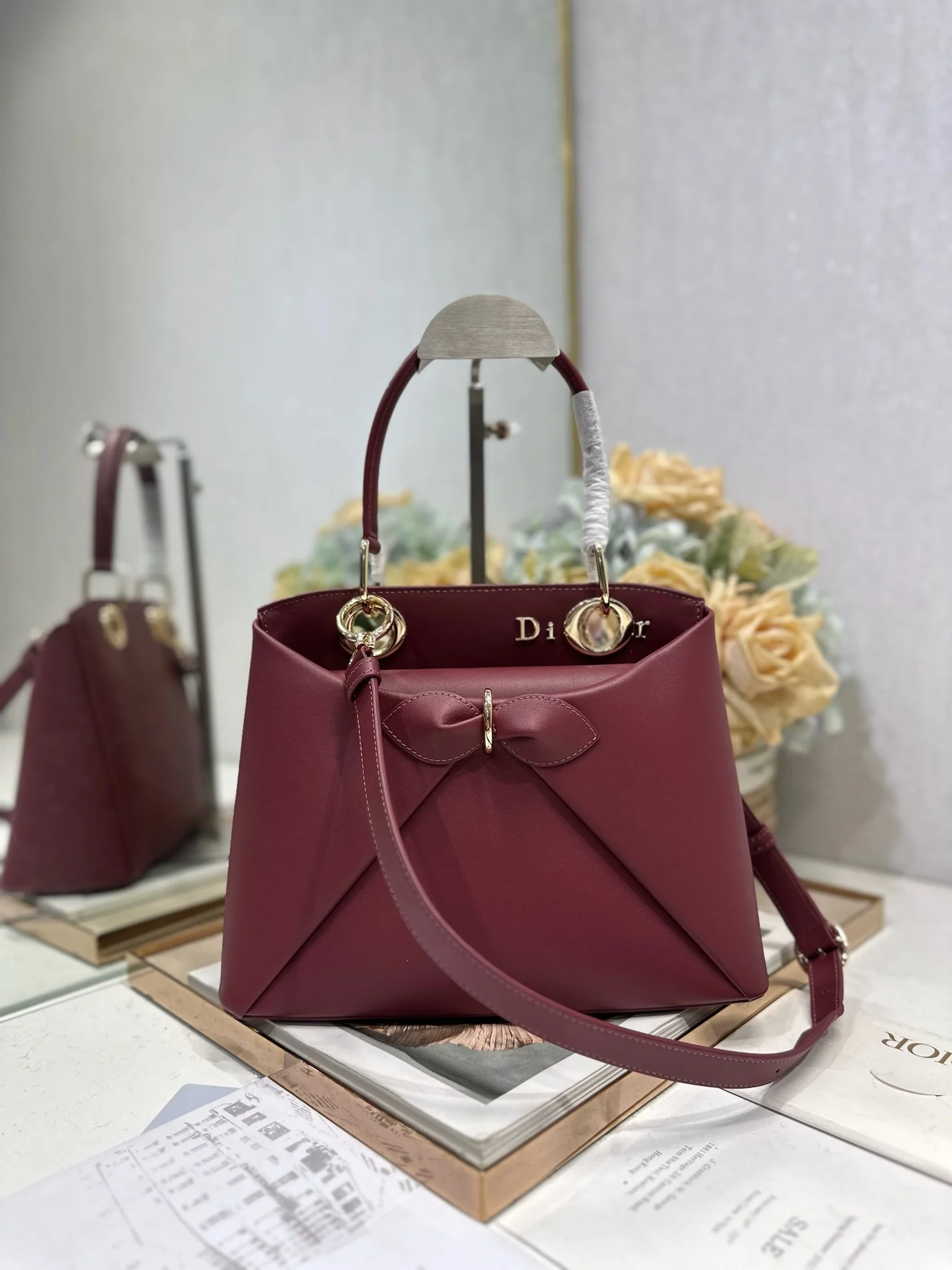 迪奥 0737 春夏新品蝴蝶结手提包 女士斜挎包 迪奥 0737 春夏新品蝴蝶结手提包 女士斜挎包