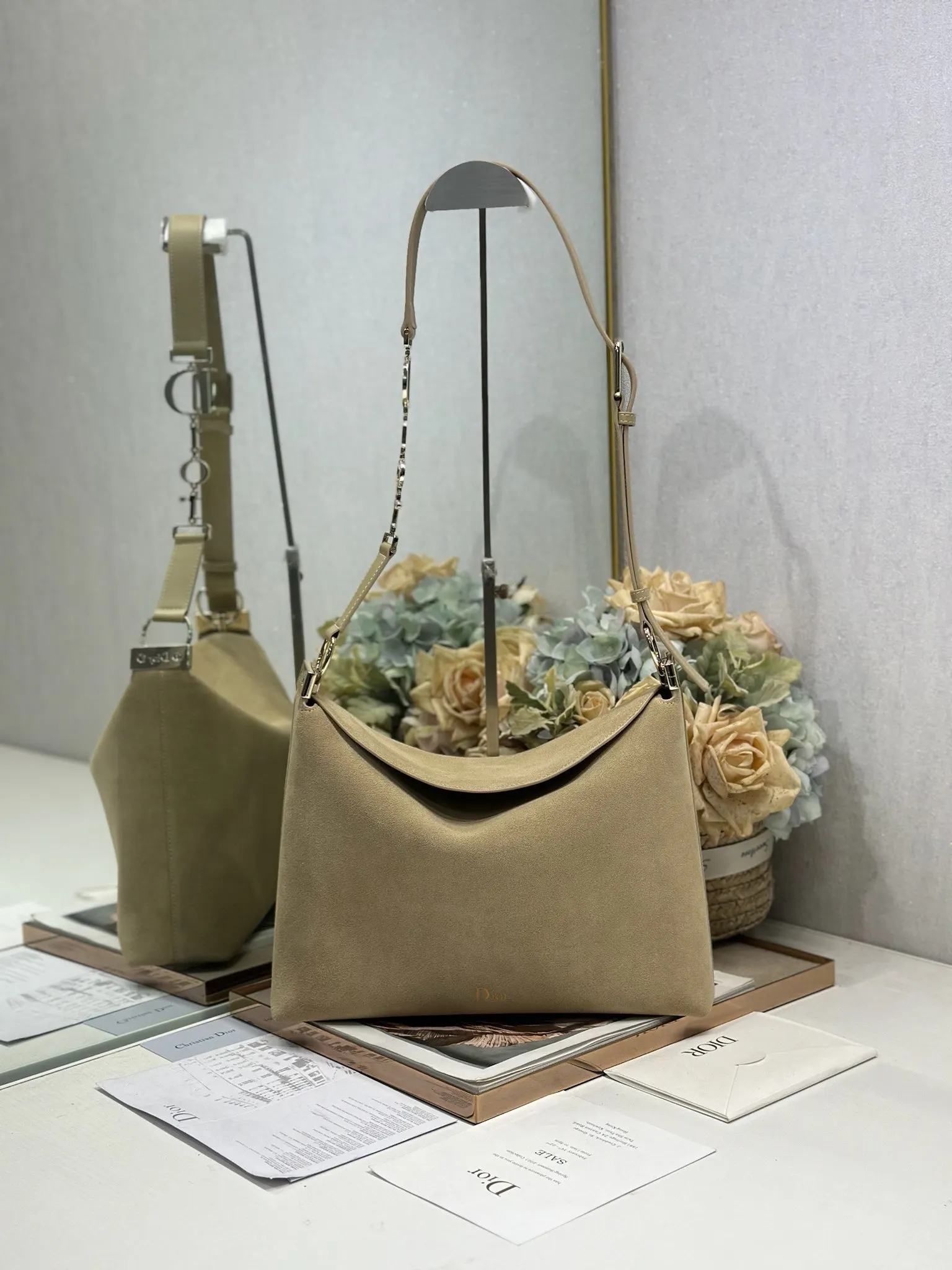 迪奥 1412 春夏拼色小号手袋 女士单肩包 迪奥 1412 春夏拼色小号手袋 女士单肩包