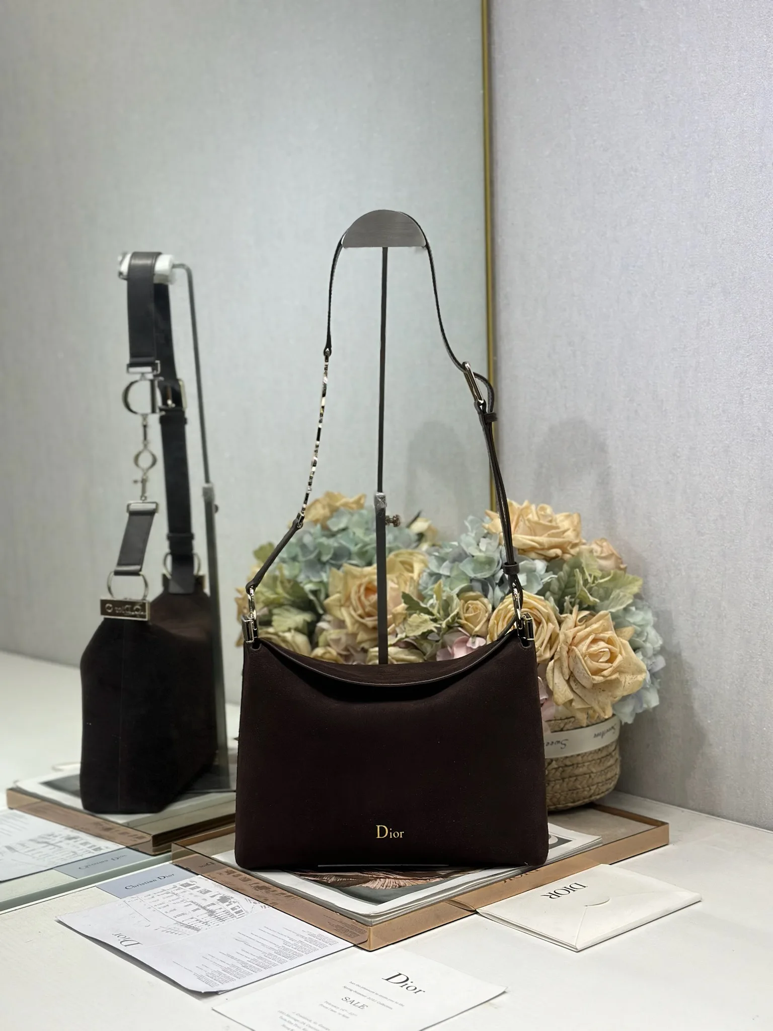 迪奥 1411 春夏拼色小号手袋 女士单肩包 迪奥 1411 春夏拼色小号手袋 女士单肩包