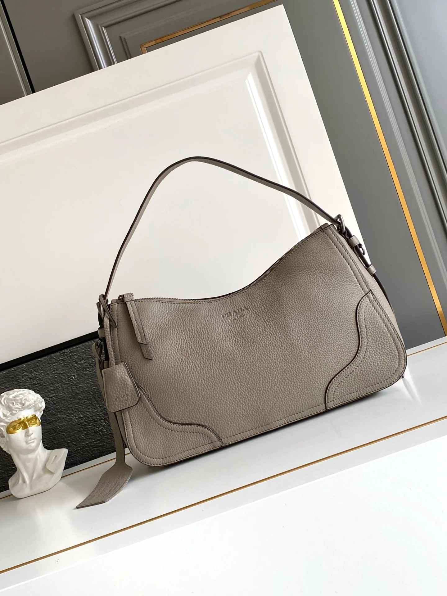 普拉达 1BC280 百搭手袋 女士单肩包 普拉达 1BC280 百搭手袋 女士单肩包