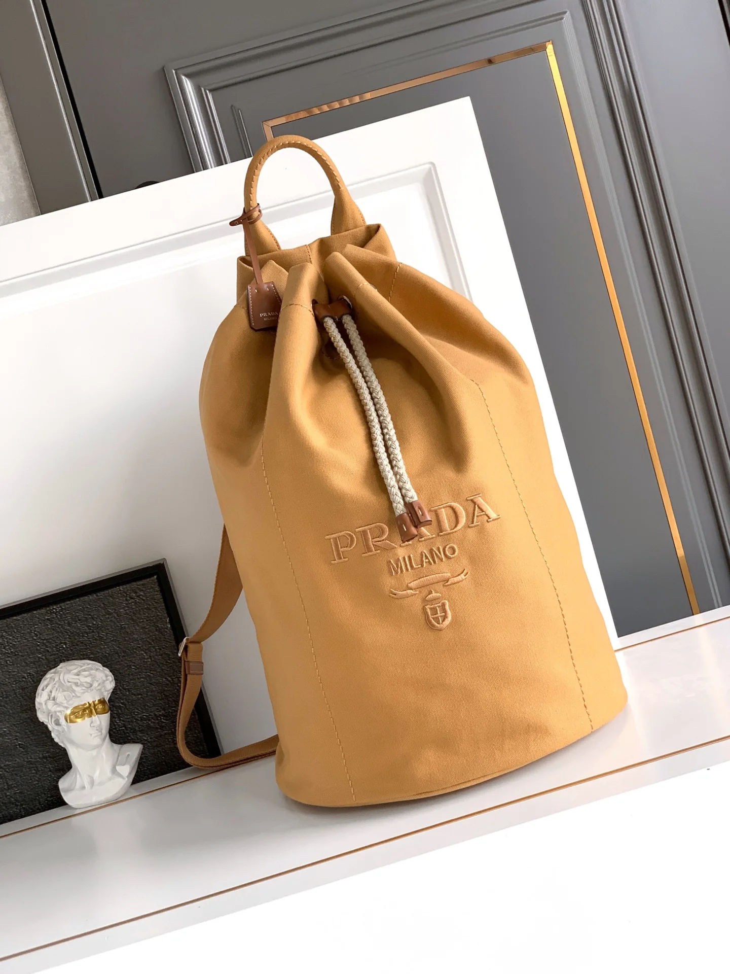 普拉达 2VY011 条纹印花抽绳旅行袋 旅行包 普拉达 2VY011 条纹印花抽绳旅行袋 旅行包