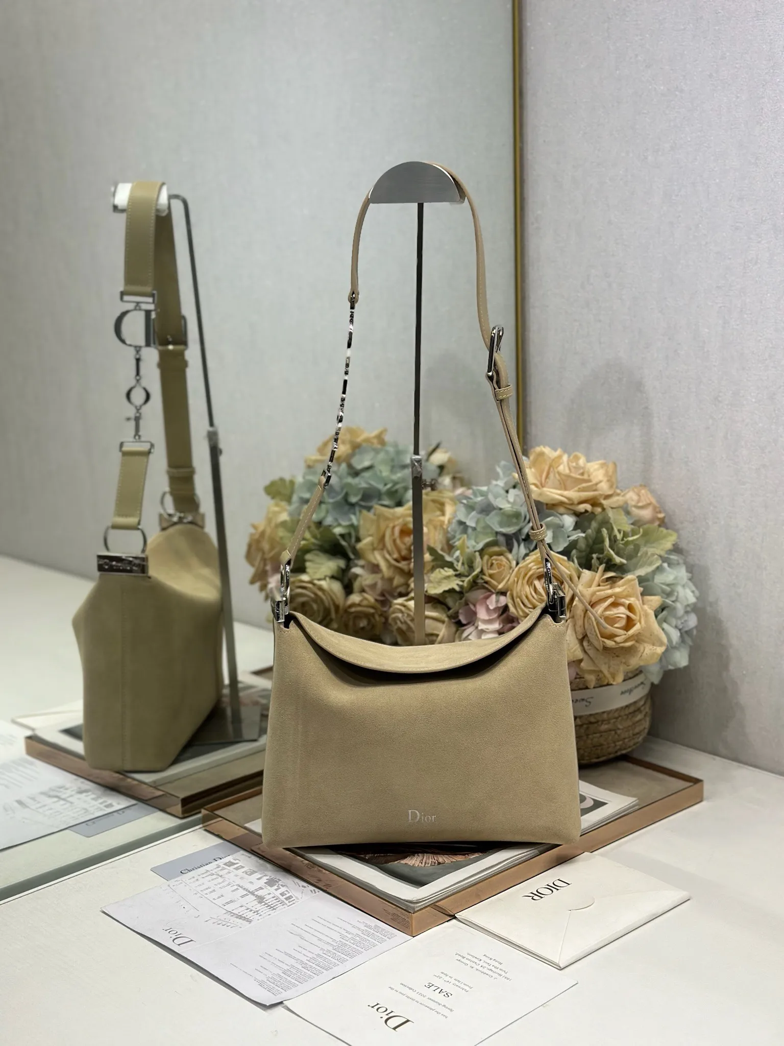 Dior 1411 Spring/Summer Color-Block Small Handbag Women s Shoulder Bag