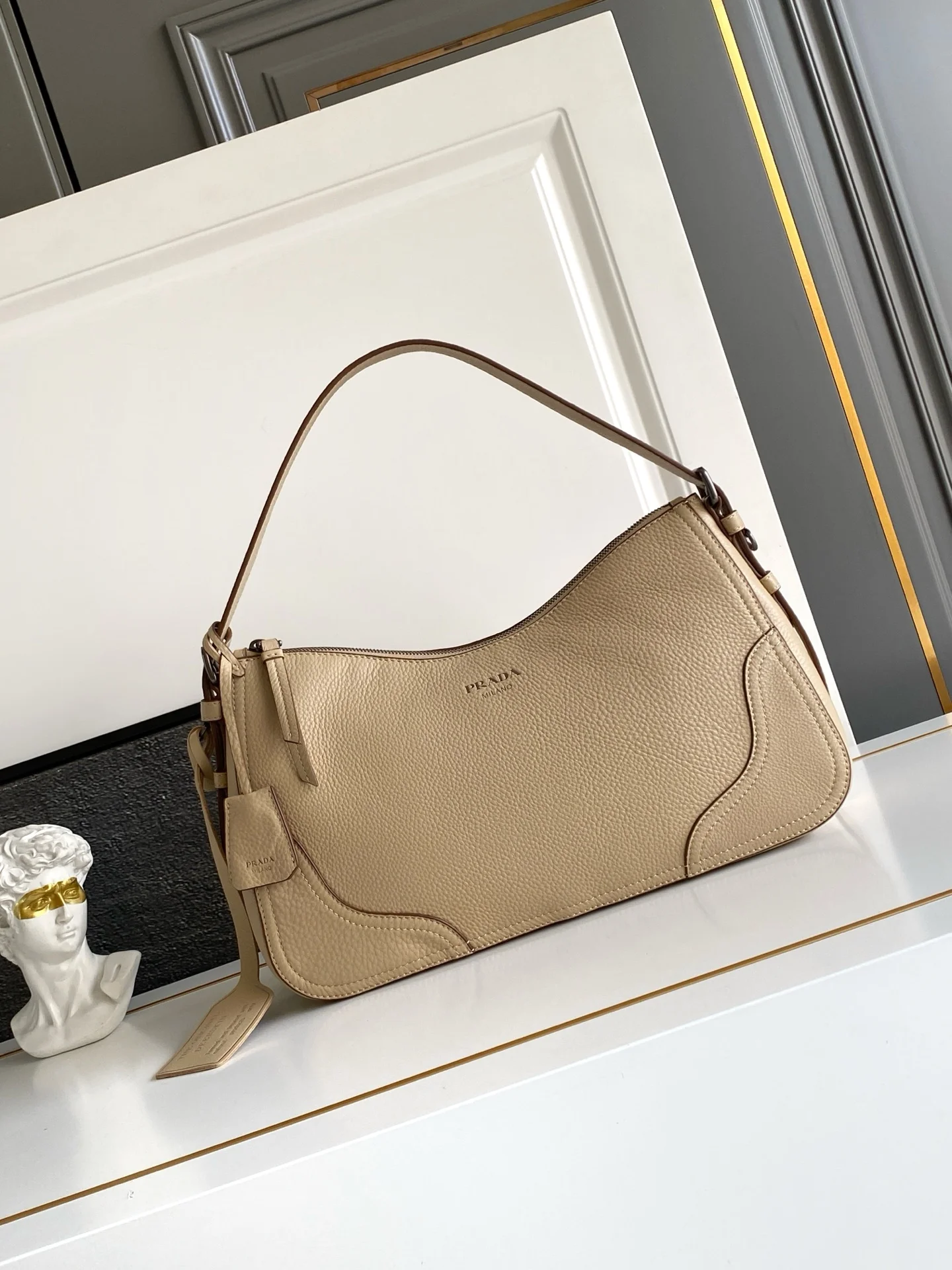 普拉达 1BC280 百搭手袋 女士单肩包 普拉达 1BC280 百搭手袋 女士单肩包