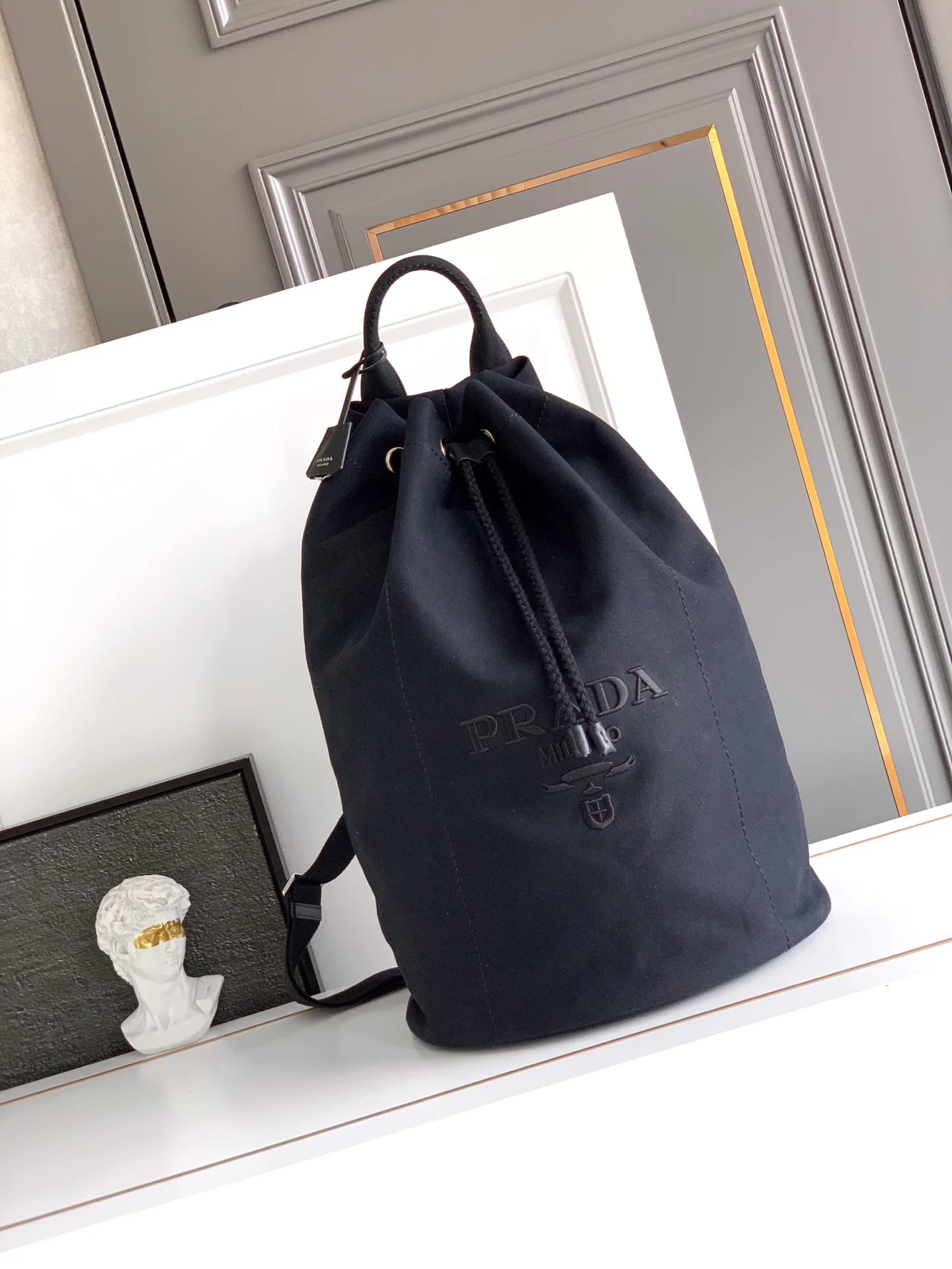 普拉达 2VY011 条纹印花抽绳旅行袋 旅行包