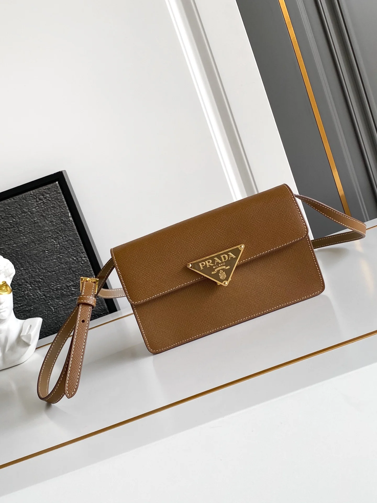 普拉达 1BD386 新款牛皮迷你手袋 女士斜挎包 普拉达 1BD386 新款牛皮迷你手袋 女士斜挎包