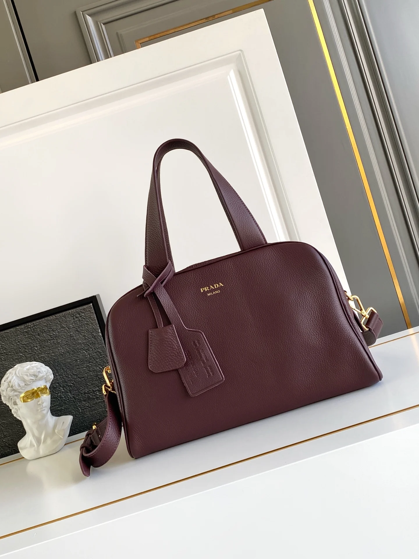 普拉达 1BB149 天然粒面皮手袋 女士斜挎包 普拉达 1BB149 天然粒面皮手袋 女士斜挎包