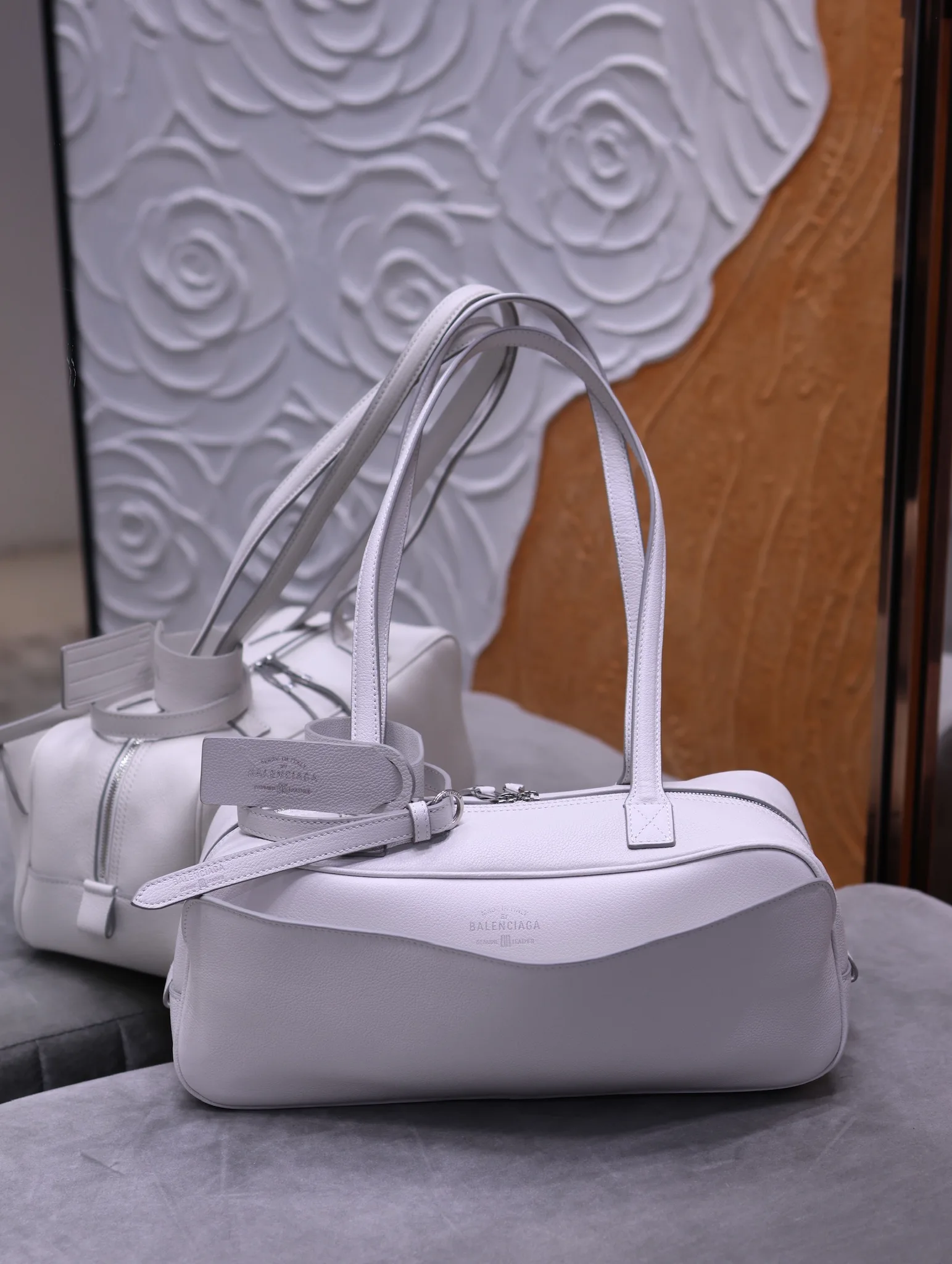 巴黎世家 2533 小号传统保龄球包 女士单肩包