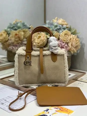 1188 牛皮革皮毛一体手袋 女士斜挎包 高仿迪奥女包