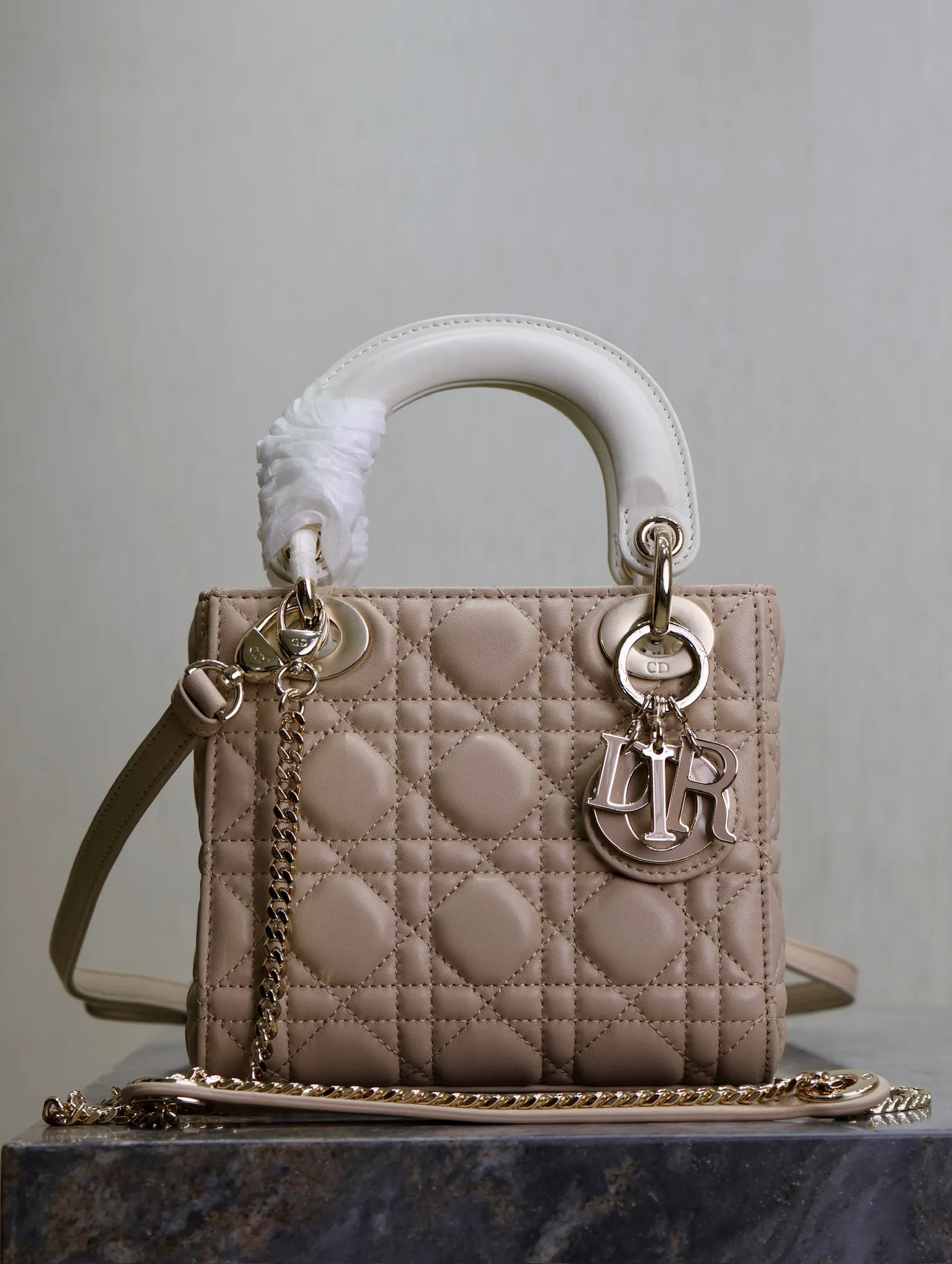 迪奥 0505 拼色全新手袋 女士斜挎包 迪奥 0505 拼色全新手袋 女士斜挎包