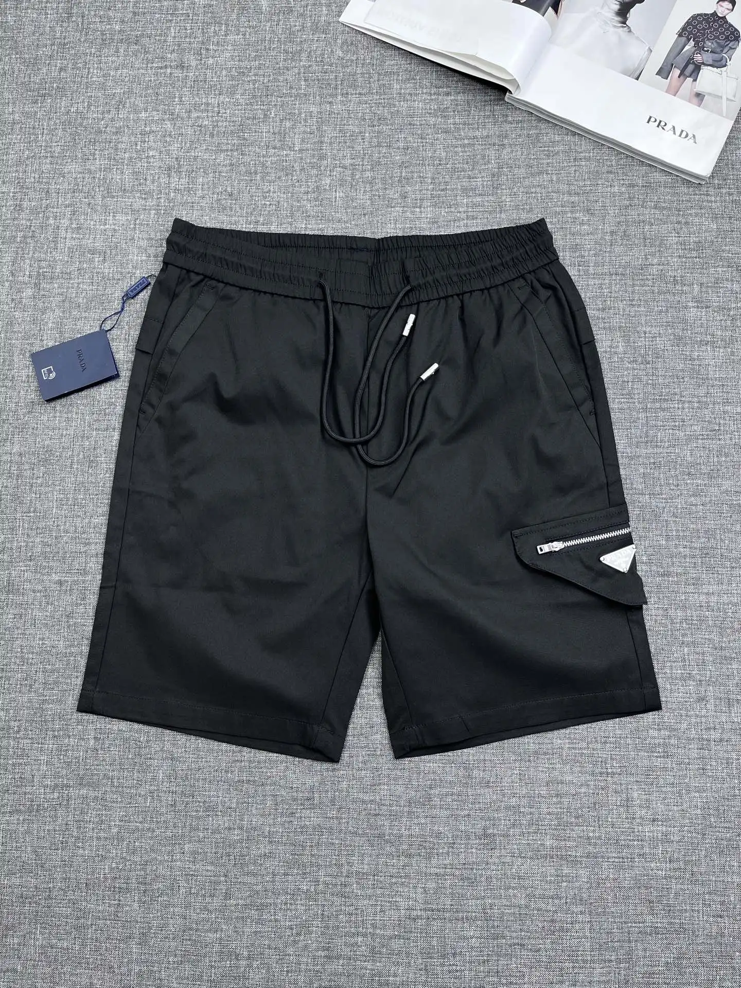 普拉达 普拉达 P家原单男士休闲短裤