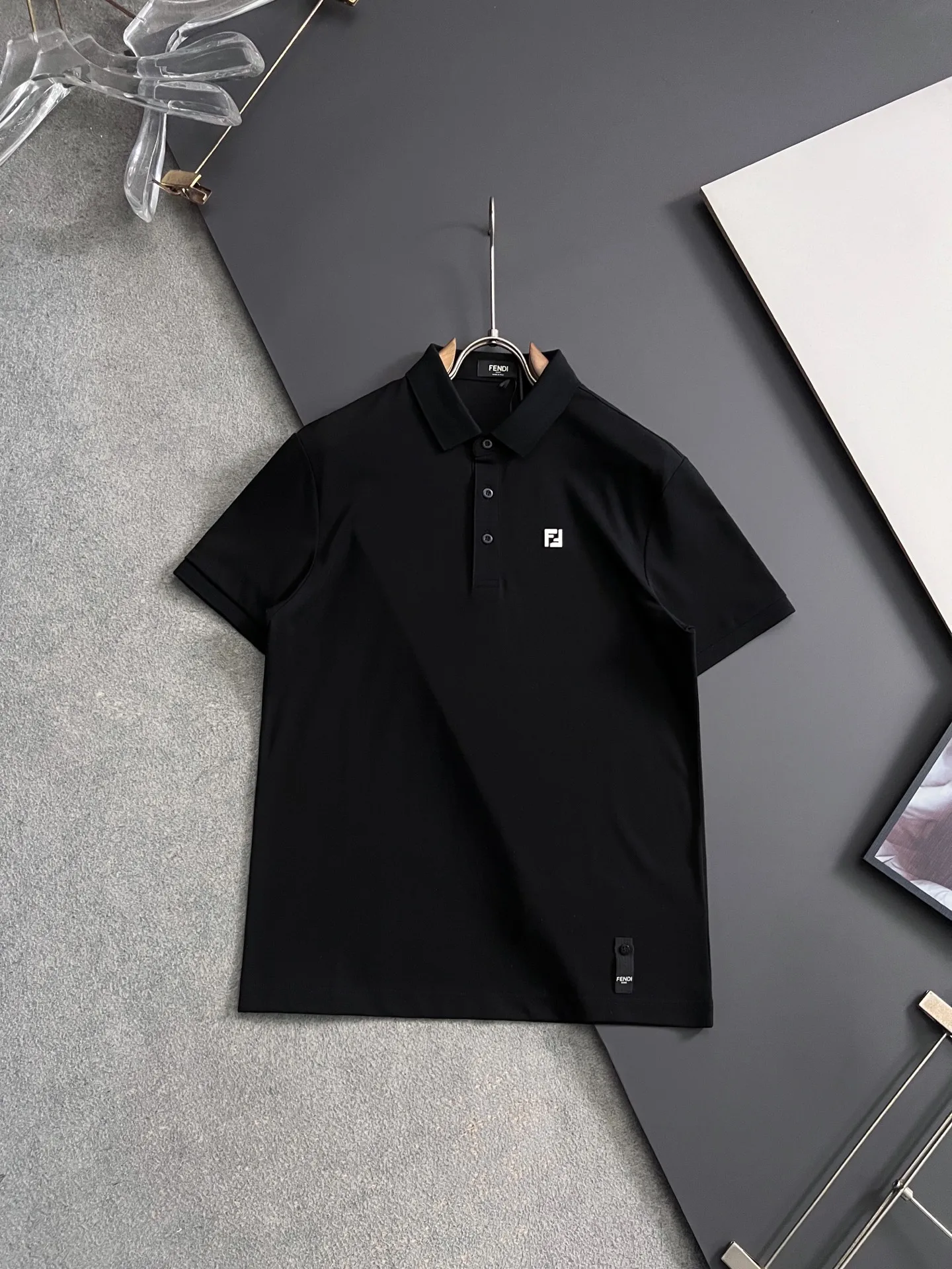 芬迪 春夏新款男士短袖Polo衫 芬迪 春夏新款男士短袖Polo衫