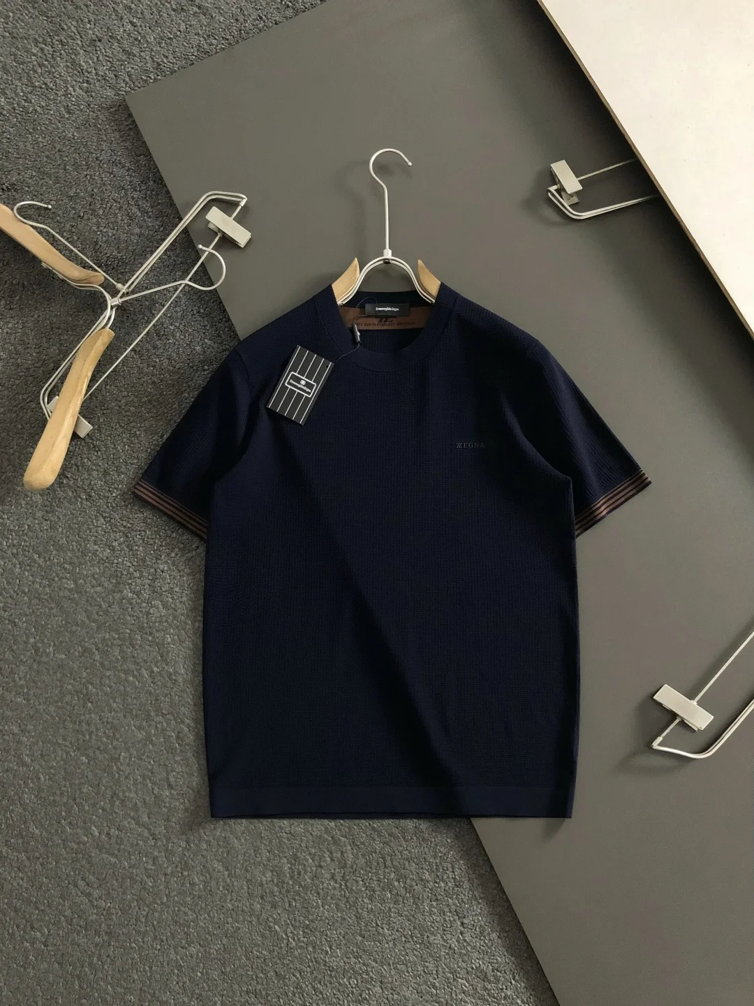 杰尼亚 2026春夏纯色百搭短袖