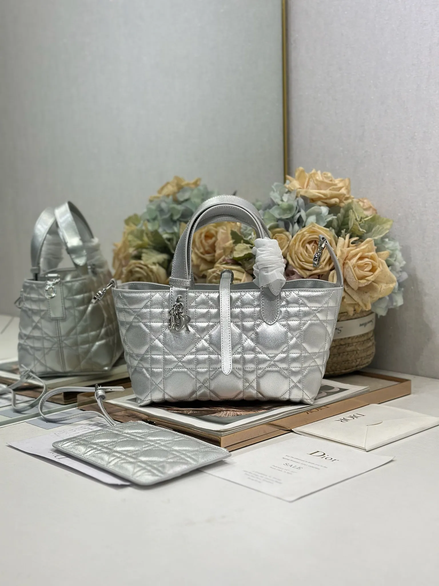 迪奥 1188 藤格纹竖版手袋 女士斜挎包 迪奥 1188 藤格纹竖版手袋 女士斜挎包