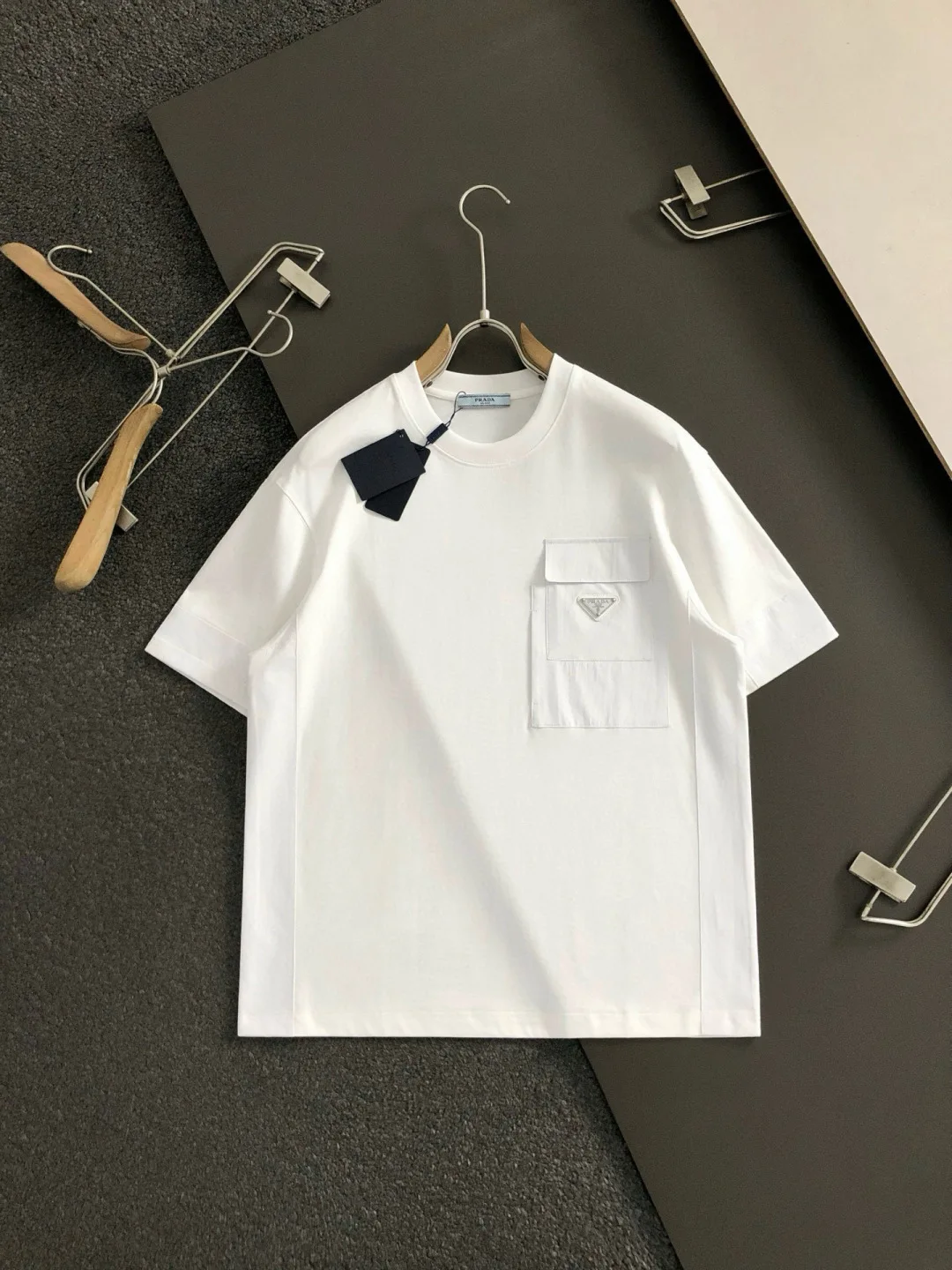 普拉达 2026春夏拼接口袋短袖