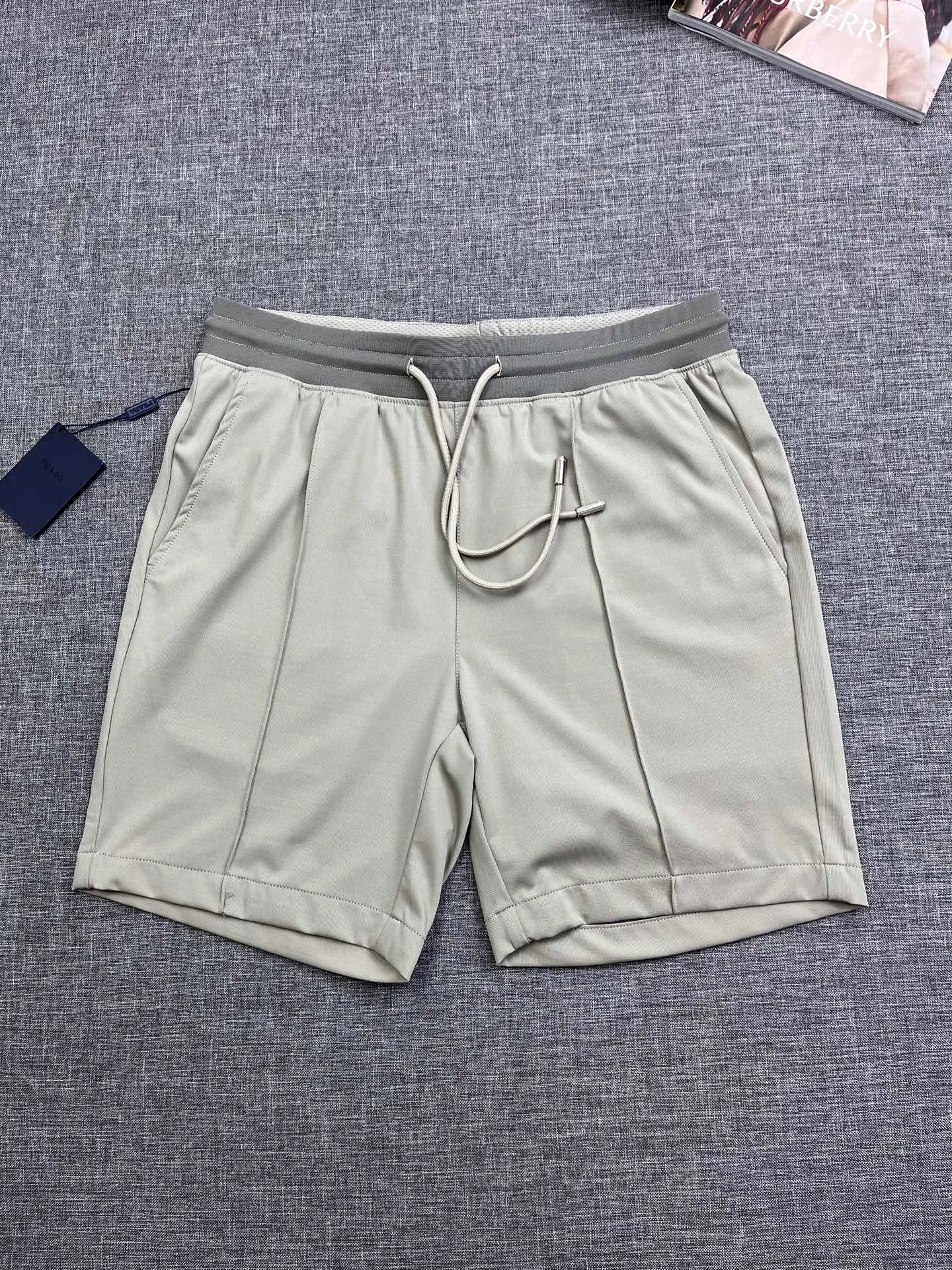 普拉达 普拉达 P家原单男士休闲短裤 普拉达 普拉达 P家原单男士休闲短裤