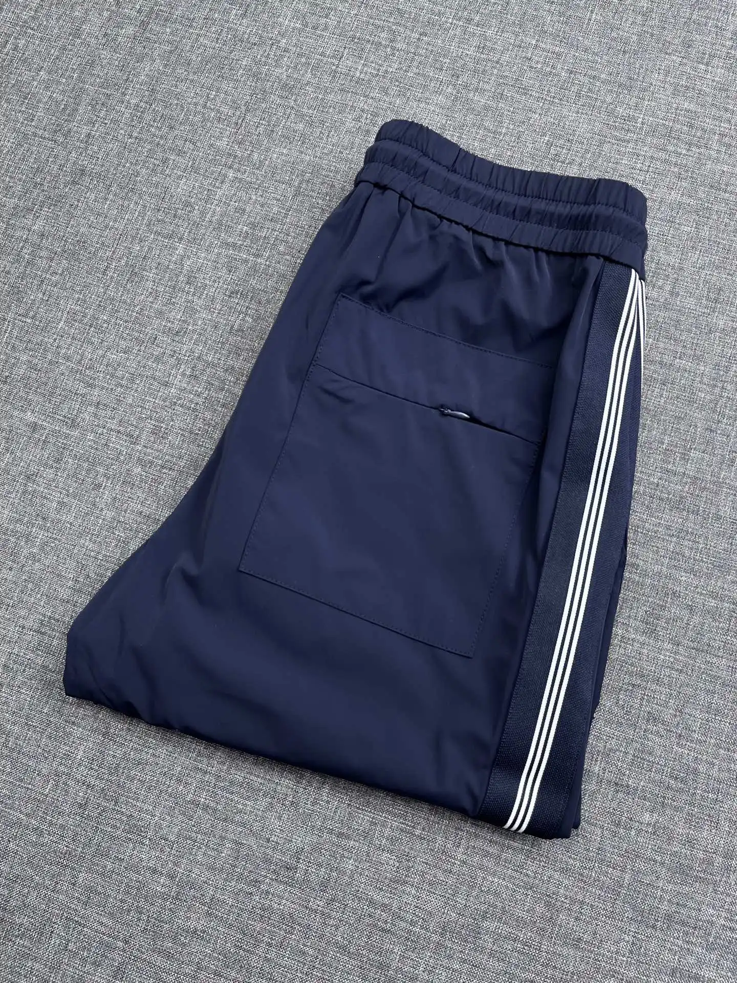 缪缪 2026新款男士休闲裤 缪缪 2026新款男士休闲裤