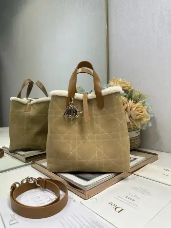 2836 杏绒拼皮竖版手袋 女士斜挎包 高仿迪奥女包