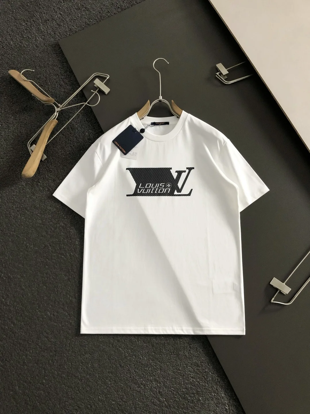 LV 2026春夏字母印花短袖