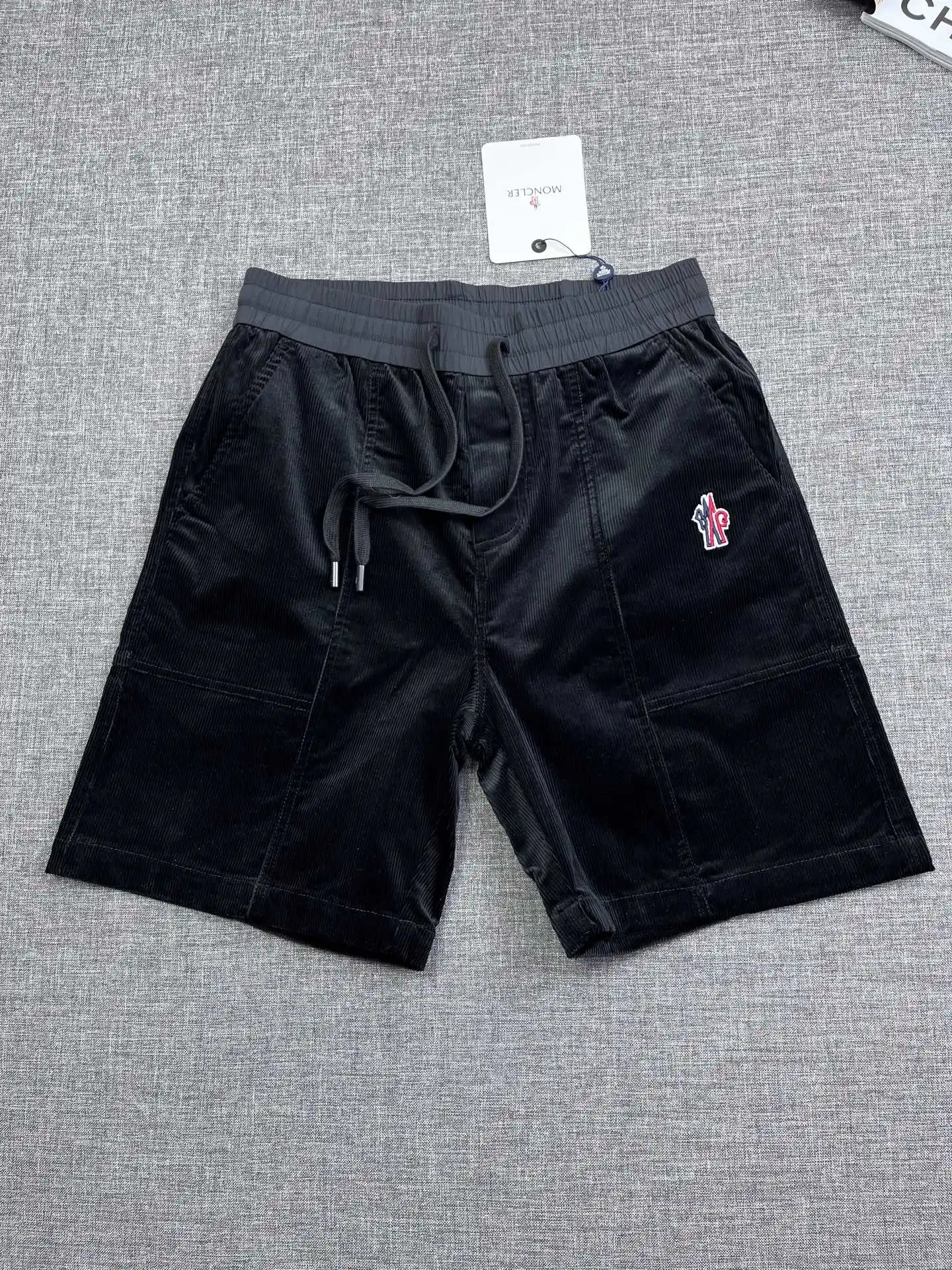 蒙口 洗水灯芯绒贴布平腰休闲短裤 蒙口 洗水灯芯绒贴布平腰休闲短裤