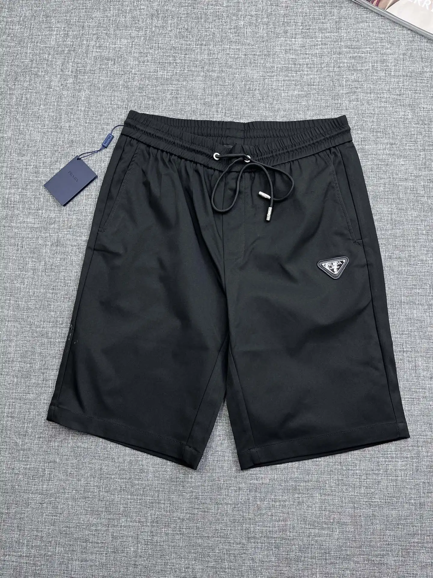 普拉达 原单男士休闲短裤 普拉达 原单男士休闲短裤