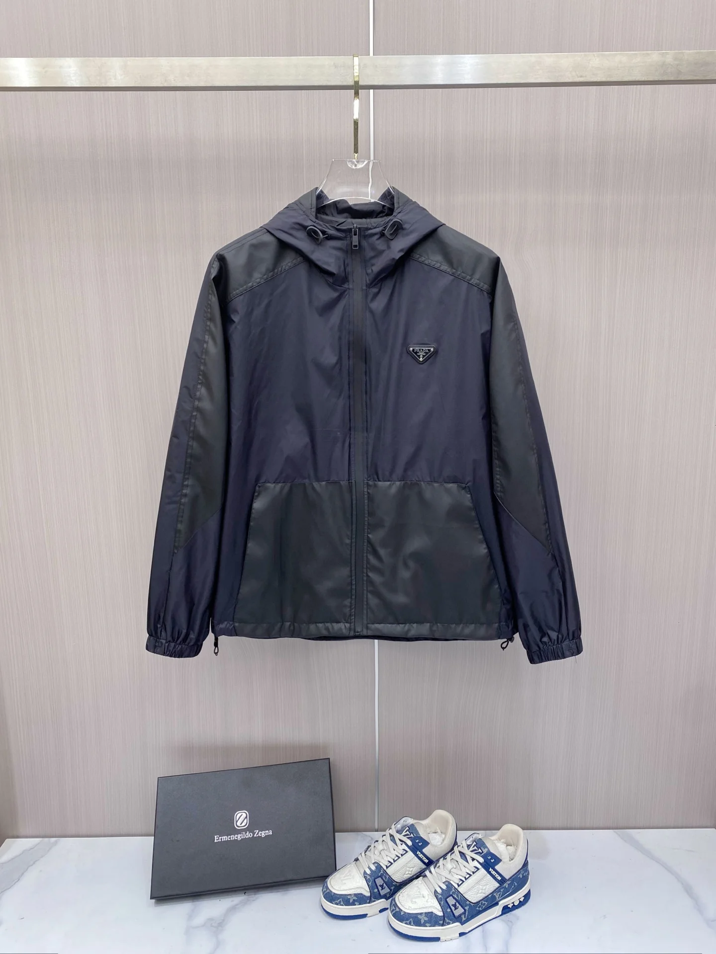 普拉达 2026ss春季新款连帽夹克外套 普拉达 2026ss春季新款连帽夹克外套