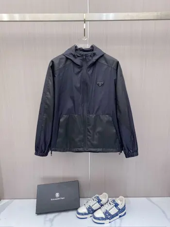 2026ss春季新款连帽夹克外套 高仿普拉达夹克/外套