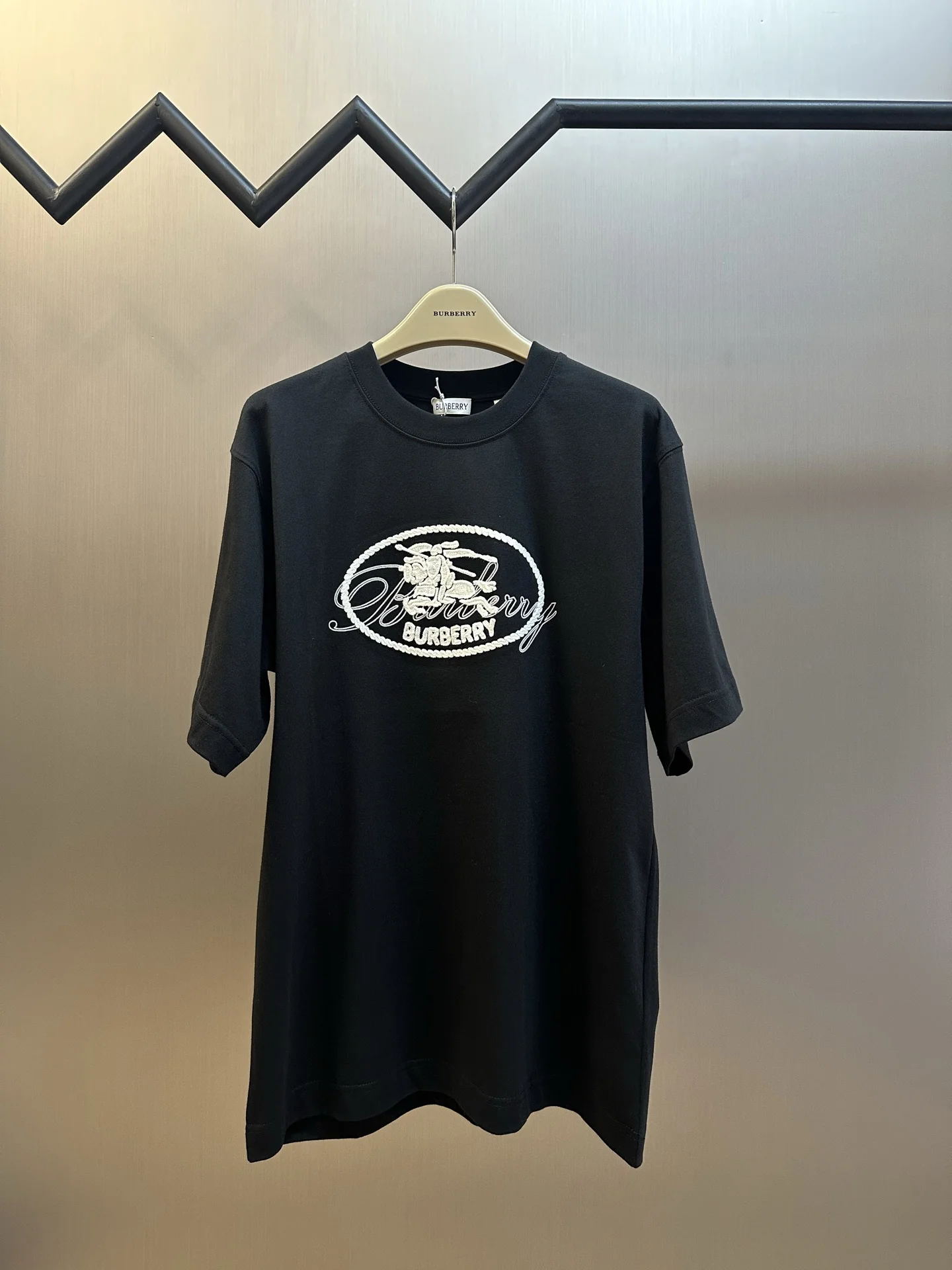 巴宝莉  叠章战纯棉马圆领短袖