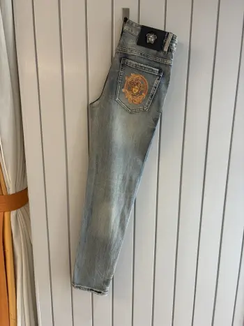 2026春夏经典蓝洗水牛仔裤 高仿范思哲牛仔裤