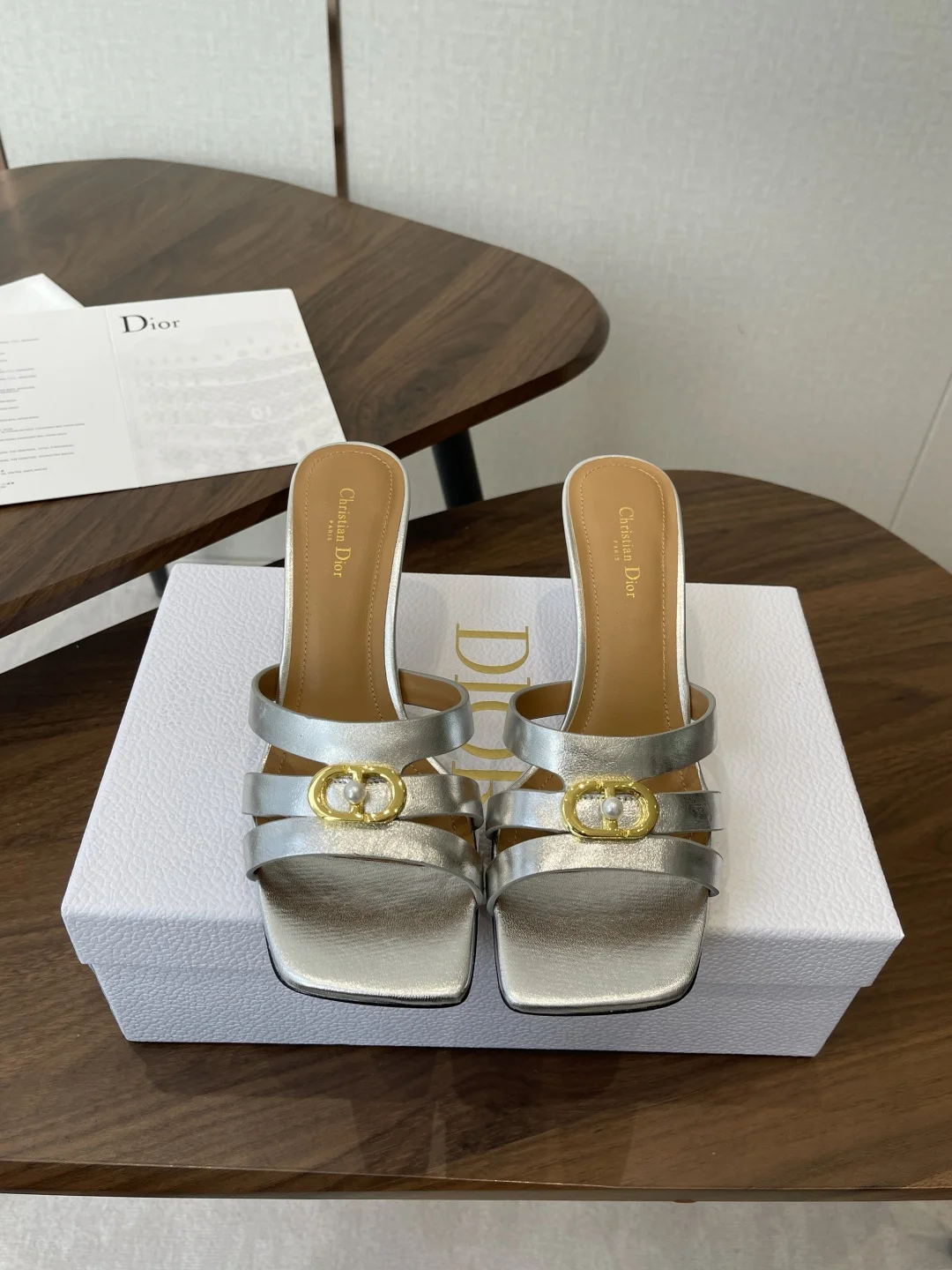 迪奥 2026春夏走秀新款Tribales系列女鞋