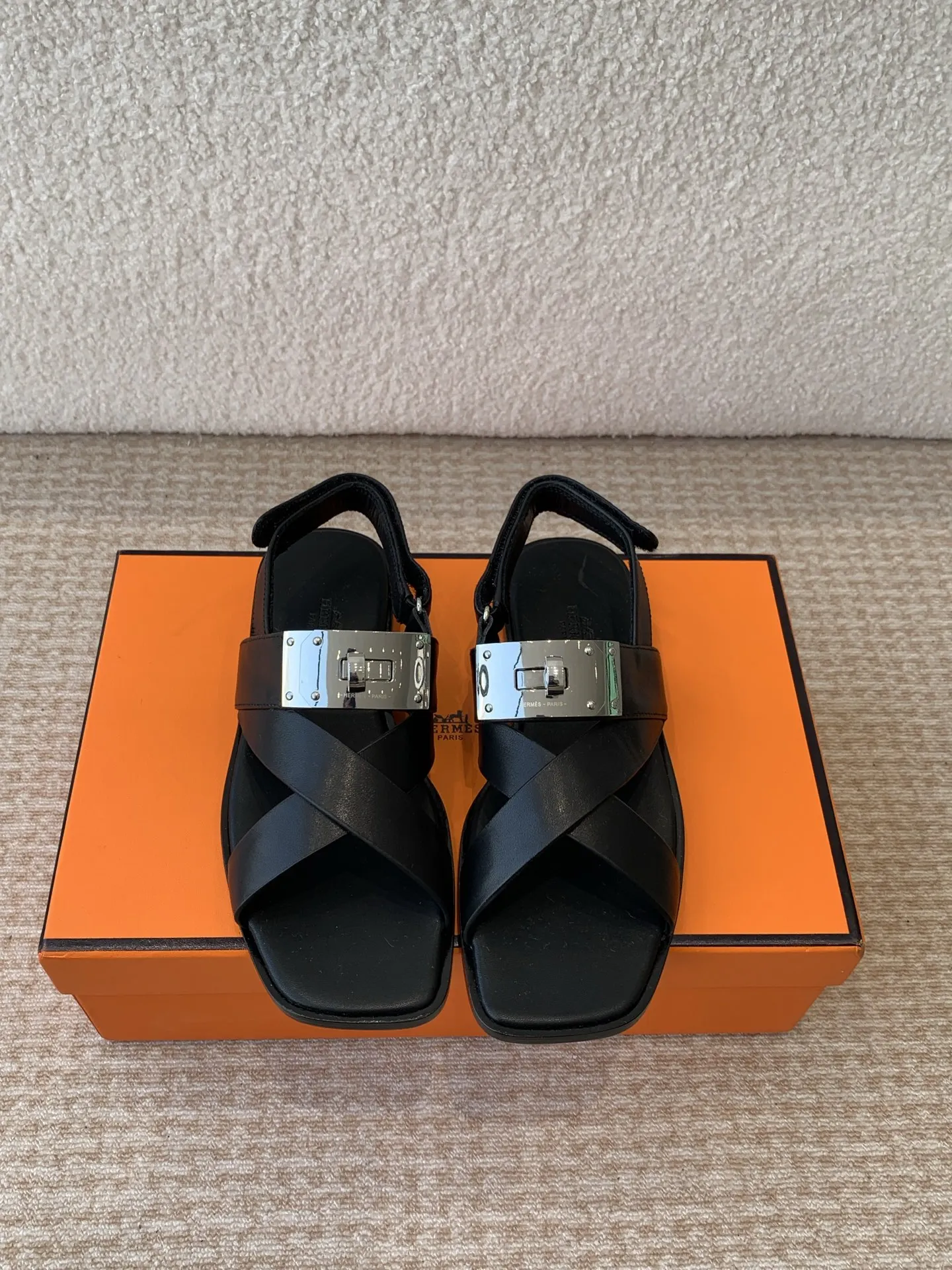 爱马仕 25ss Kelly 扣交叉凉鞋