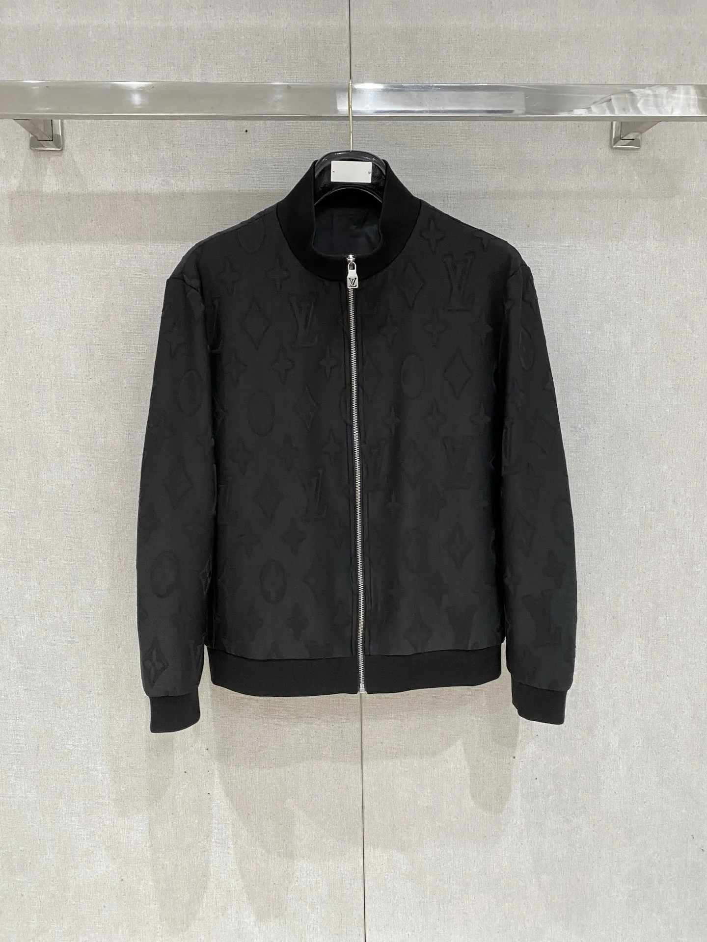 LV 2026秋冬新款夹克外套 LV 2026秋冬新款夹克外套