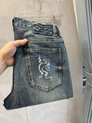 2026春夏经典蓝洗水牛仔裤 高仿LV牛仔裤