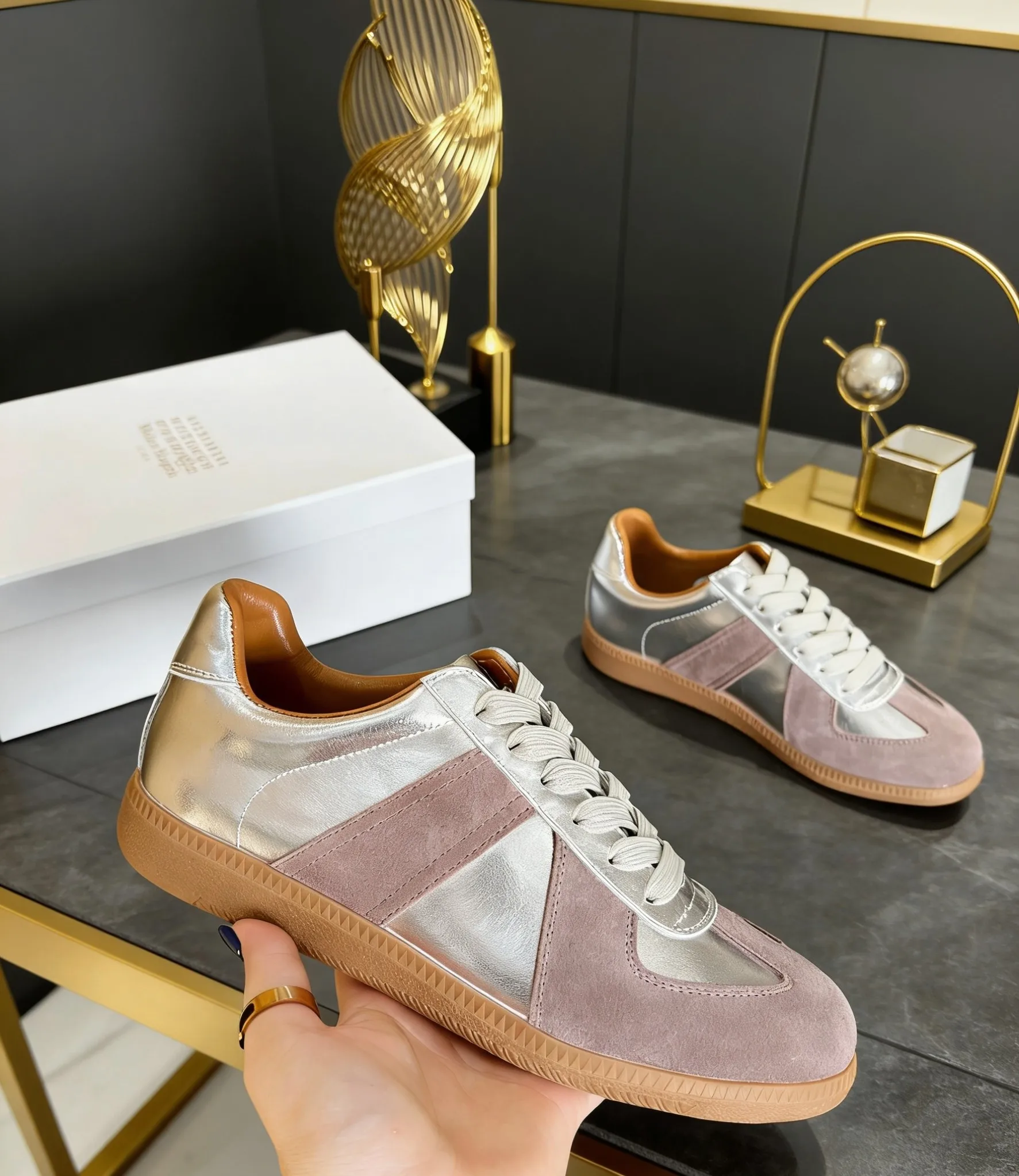 Maison Margiela 𝐌𝐌𝟔德训休闲板鞋 Maison Margiela 𝐌𝐌𝟔德训休闲板鞋