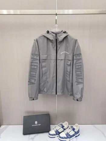 026ss春季新款连帽夹克外套 高仿巴黎世家夹克/外套