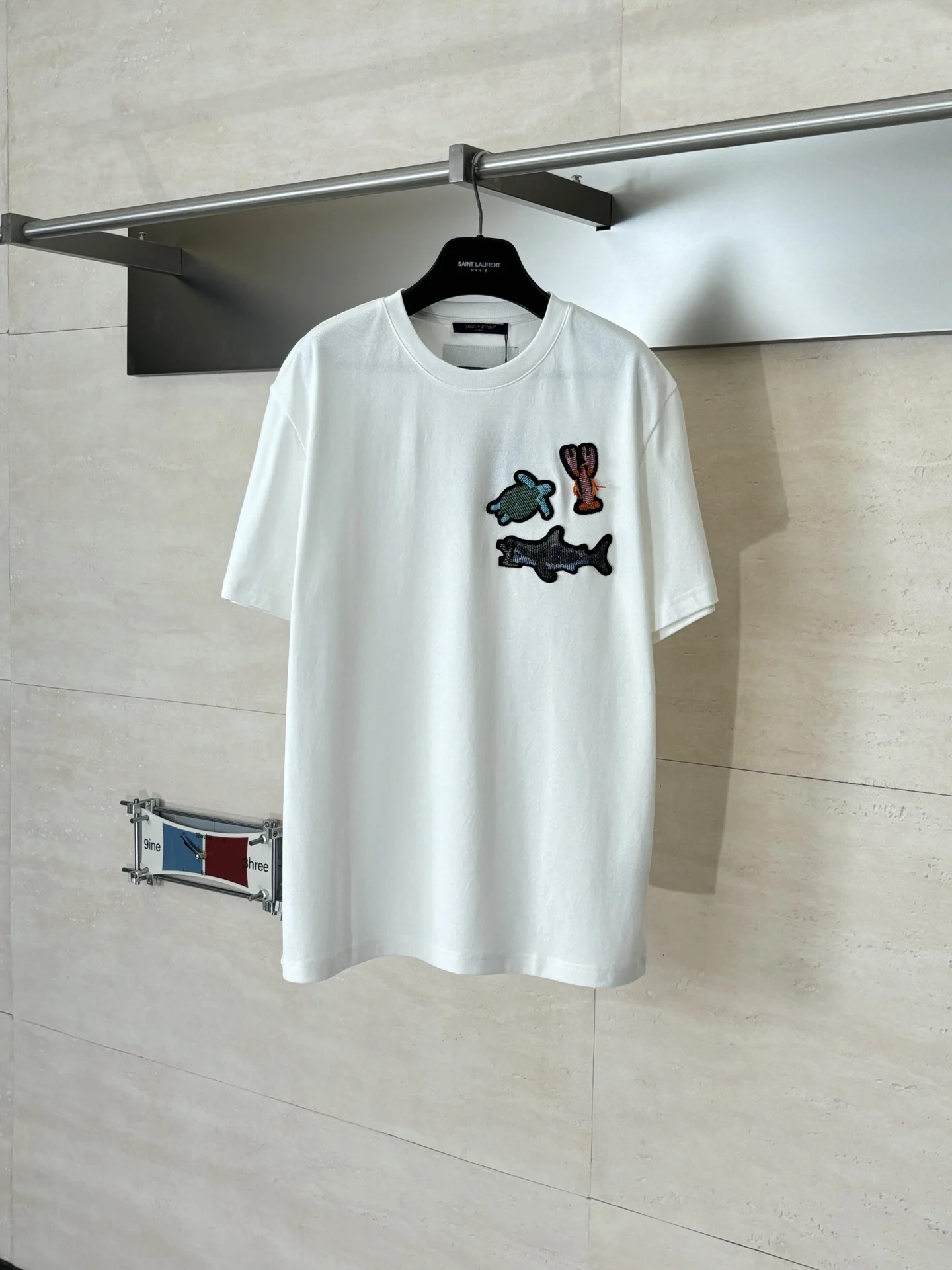 LV 夏限定Monogram暗纹满印提花海洋串珠短袖T恤 LV 夏限定Monogram暗纹满印提花海洋串珠短袖T恤