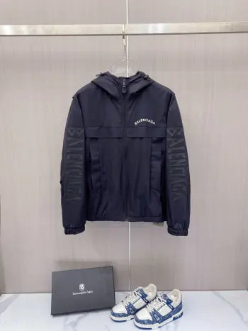 026ss春季新款连帽夹克外套 高仿巴黎世家夹克/外套