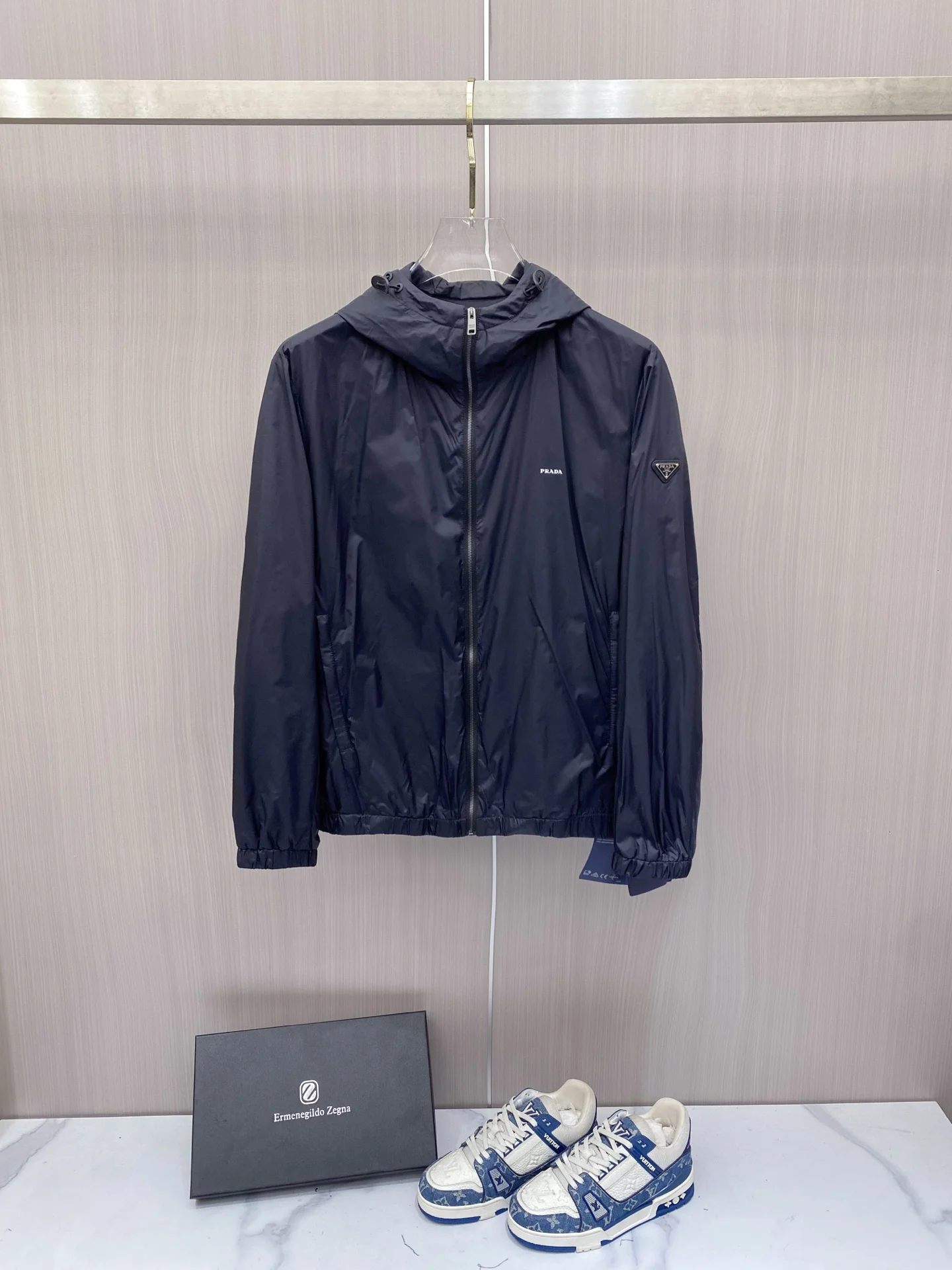 普拉达 2026ss春季新款连帽夹克外套 普拉达 2026ss春季新款连帽夹克外套