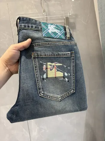 2026 Spring/Summer Classic Blue Washed Denim Jeans Replica Burberry Jeans