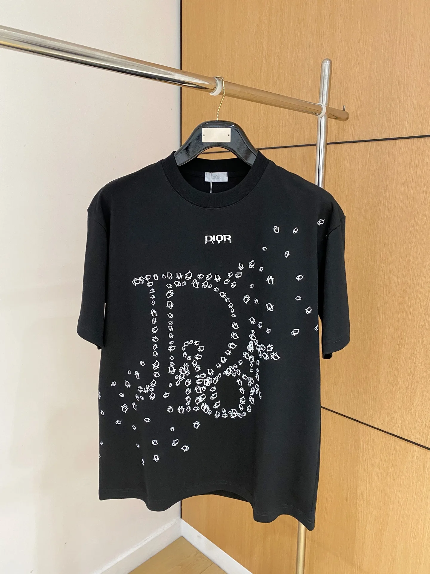 迪奥 2026春夏新款宽松短袖 迪奥 2026春夏新款宽松短袖