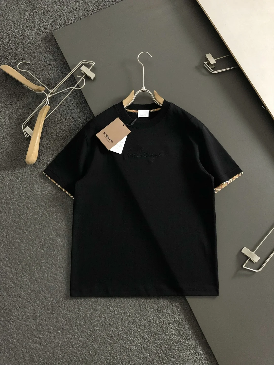 巴宝莉 2026春夏编织短袖 巴宝莉 2026春夏编织短袖