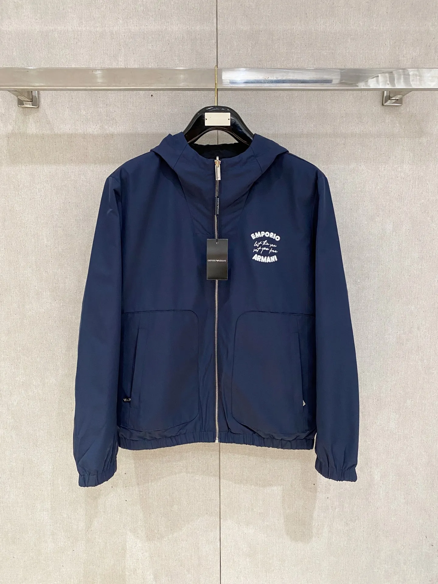 阿玛尼 2026秋冬新款夹克外套 阿玛尼 2026秋冬新款夹克外套