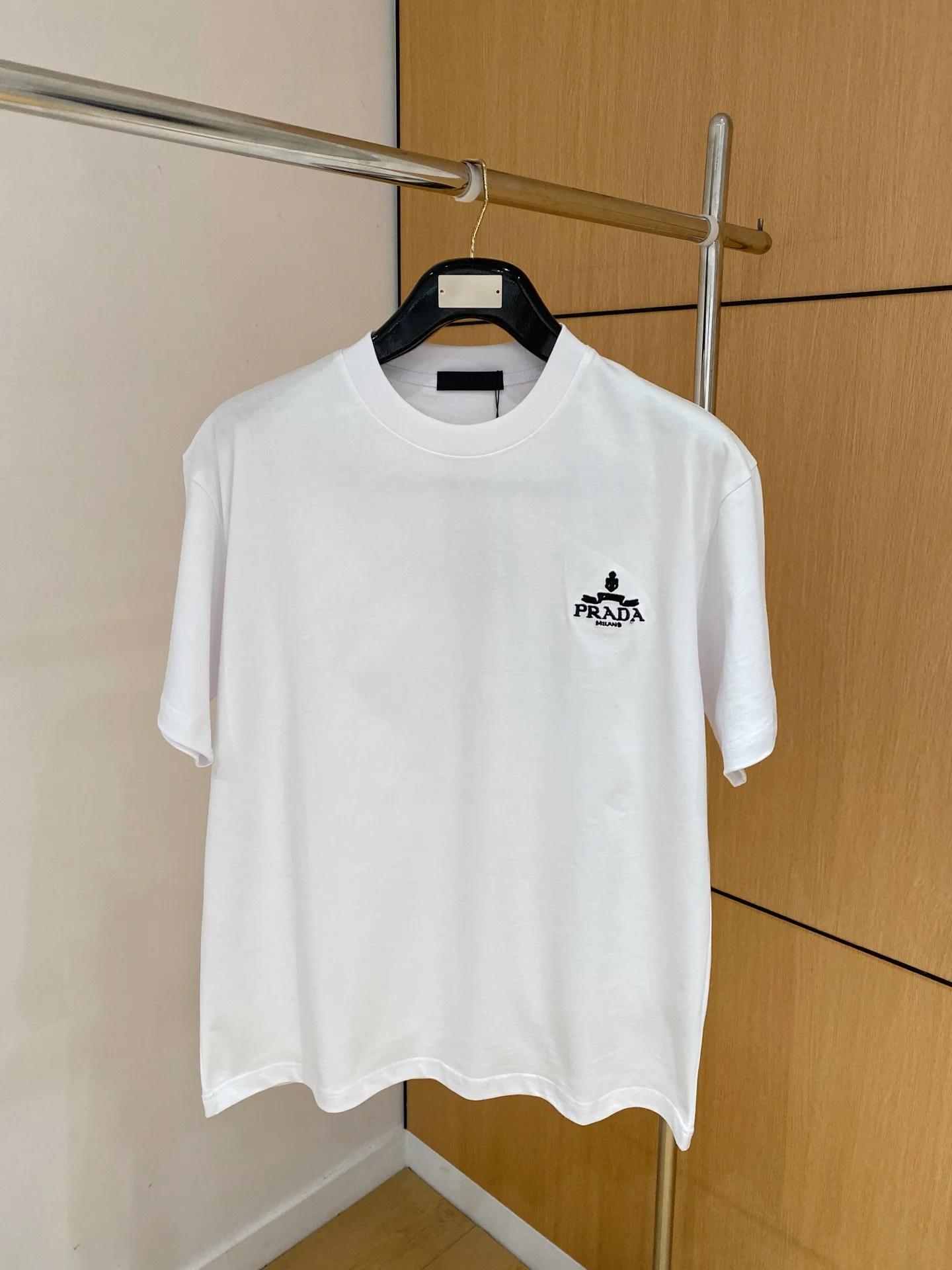 普拉达 2026春夏新款宽松短袖