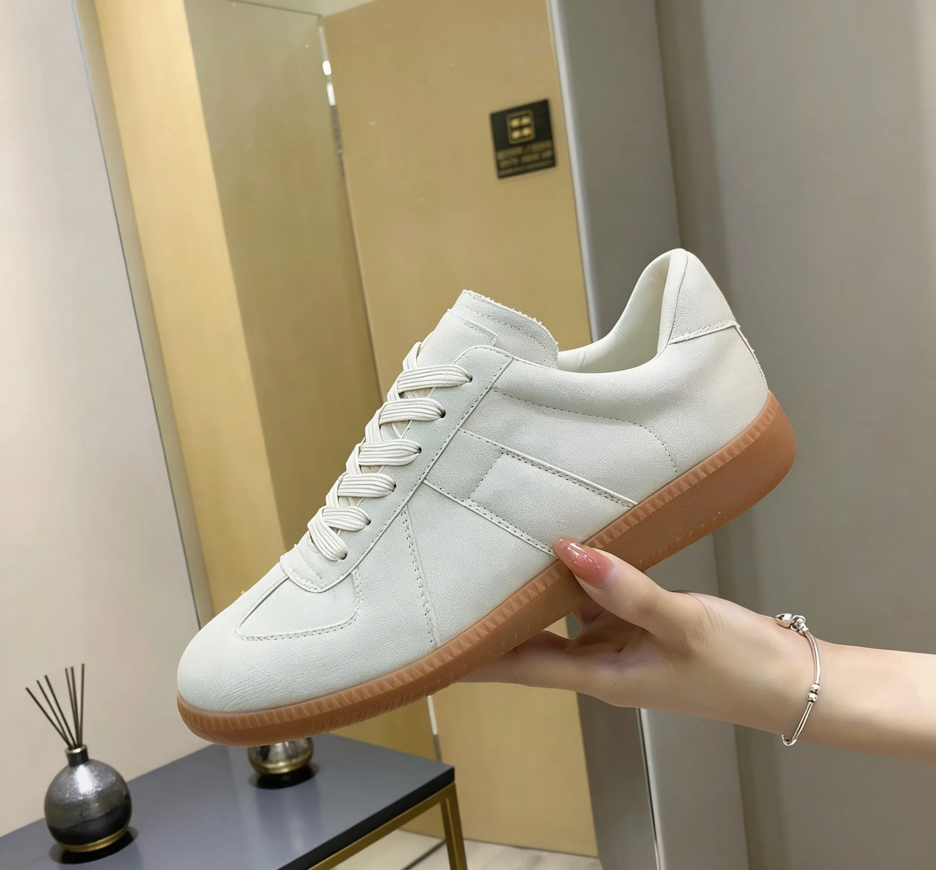 Maison Margiela 𝐌𝐌𝟔德训休闲板鞋 Maison Margiela 𝐌𝐌𝟔德训休闲板鞋