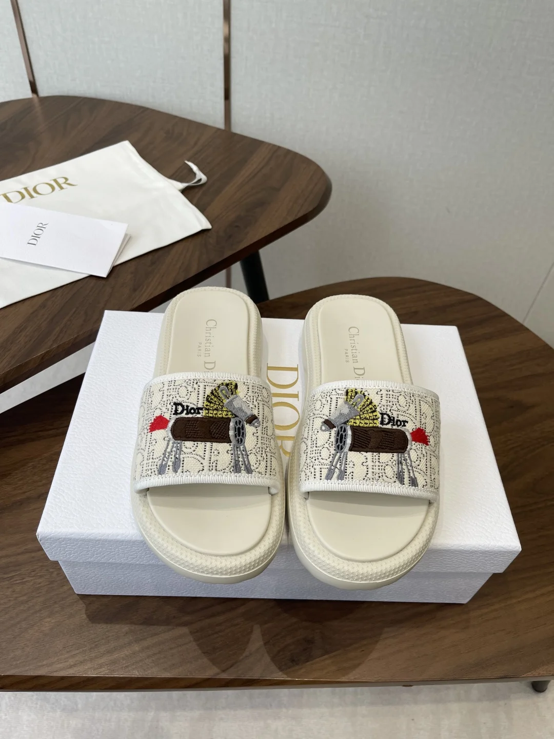 Dior 26ss Spring/Summer New D-Logo Embroidered Platform Slides