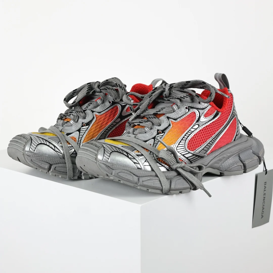 巴黎世家 情侣款防滑橡胶大底老爹鞋 巴黎世家 情侣款防滑橡胶大底老爹鞋