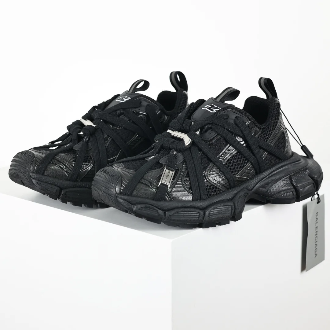 巴黎世家 情侣款防滑橡胶大底老爹鞋 巴黎世家 情侣款防滑橡胶大底老爹鞋