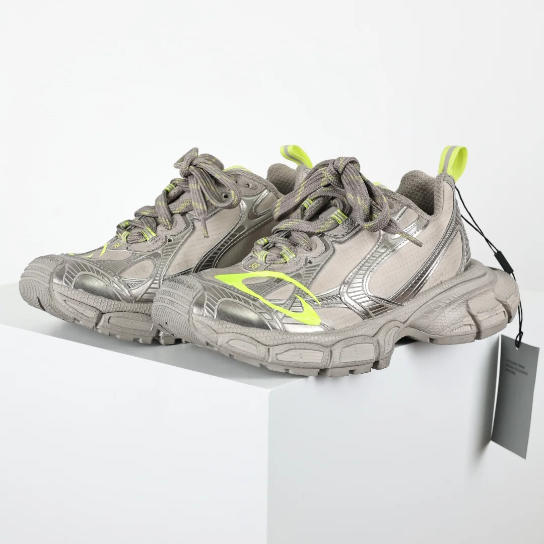 巴黎世家 情侣款防滑橡胶大底老爹鞋 巴黎世家 情侣款防滑橡胶大底老爹鞋