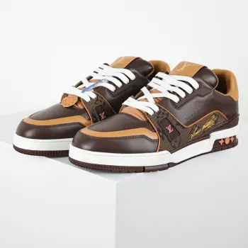 男士压纹粒面小牛皮系带板鞋 高仿LV男士运动鞋