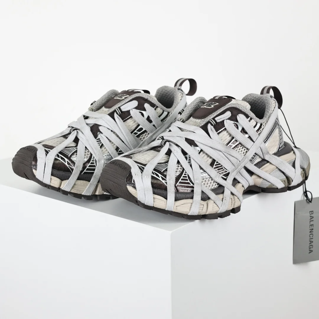 巴黎世家 情侣款防滑橡胶大底老爹鞋 巴黎世家 情侣款防滑橡胶大底老爹鞋